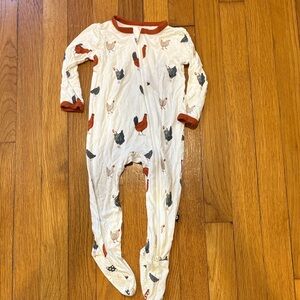 Kyte BABY Cream and Rust Chicken Print Footie